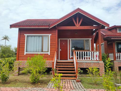 Binsulok Ski Chalet | Borneo Tropical Village Resort