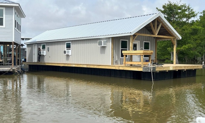 Venice Boat Rental | BOSCOYO "Cypress Knees" - New 3 bedroom 2 bath Houseboat - Cypress Cove Marina