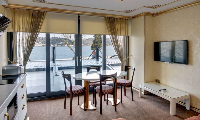Emirgan Mahallesi Apartment | bosphorus view apartment 1 bedroom 1 living room 1 number apartment
