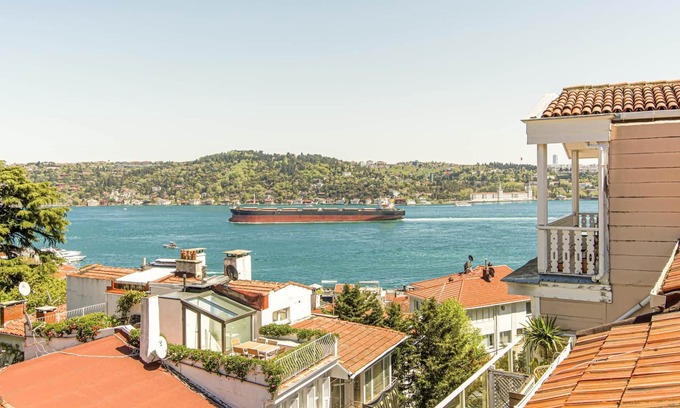 Arnavutkoy Apartment | Bosphorus View Flat With Terrace in Arnavutkoy