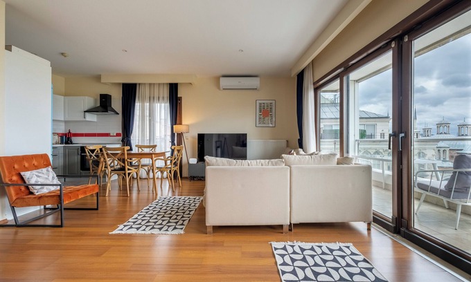 Galata Apartment | Bosphorus View with 3 Large Bedrooms with WiFi, AC, Elevator