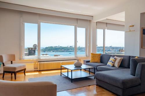 Kabatas Apartment | Bosphorus View with 5 Bedrooms and Elevator