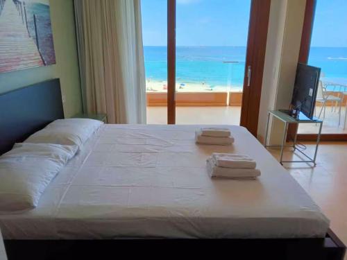 Sant Jordi de Ses Salines Apartment | Bossa Bahamas Suites by Fergus