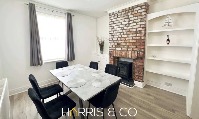 Fleetwood House | Bosun's Bay Summary: