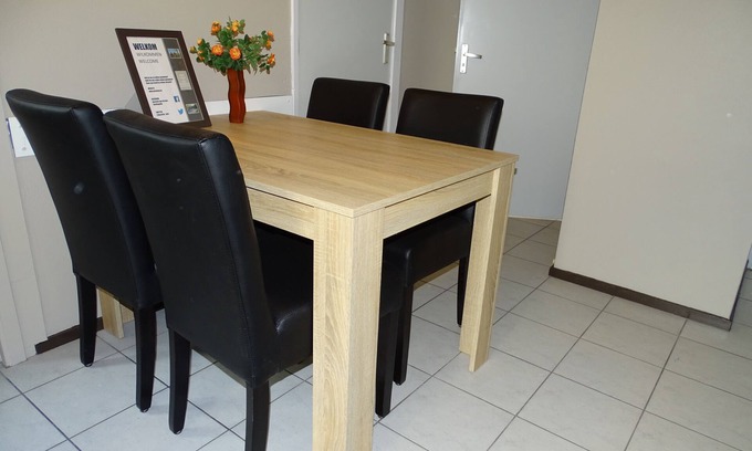 Oostkapelle Apartment | Boszicht 4 aan de Kust luxury apartment 4 people. Beach 800 mtr