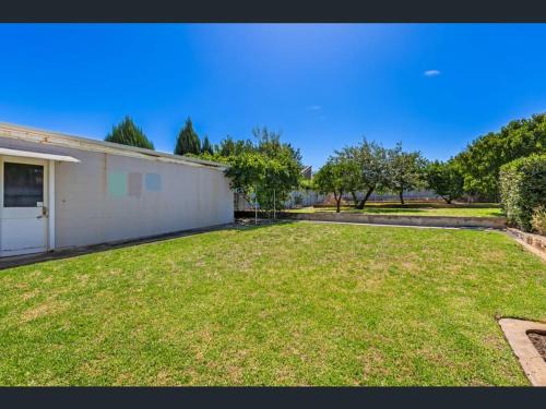 Magil Villa | Botanic Bliss in Magill