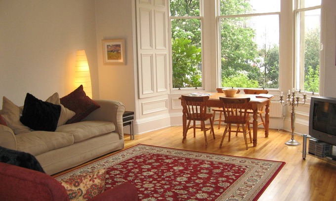 Warriston Apartment | Botanic Garden Apartment. Spacious, unique features, location, home in the city