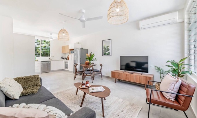 Rapid Creek Apartment | Botanica Bonita A Stylish Nightcliff Hideaway