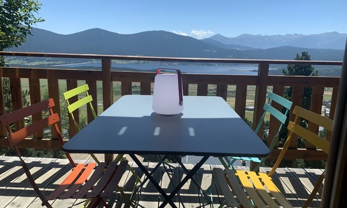 Les Angles Ski Chalet | Bottom of chalet splendid view on lake, 4-6 persons