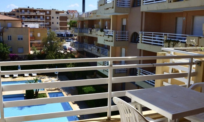 Lido Apartment | Bougainvillea two-bedroom apartment 6 beds on the waterfront