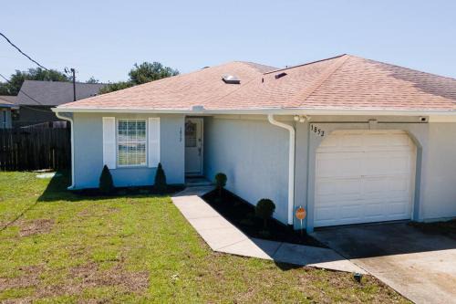 Navarre House | Boujee Beach Bungalow Luxury 3 bed 2bath just walk to the beach