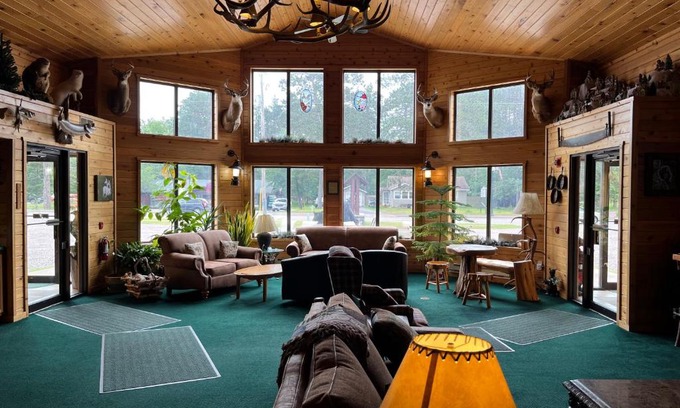 Boulder Junction Hotel | Boulder Bear Motor Lodge
