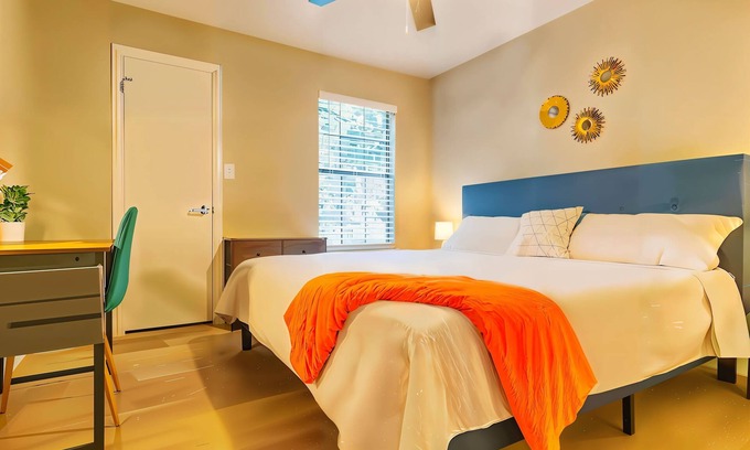 North Arlington Apartment | Boulevard Stays Cozy Suite Access to Pool, Gym & Parking