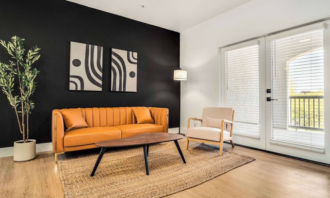 Glendale Sports and Entertainment District Apartment | Boulevard Stays Luxe 2BR by the Stadium Pool, Parking, Gym 08