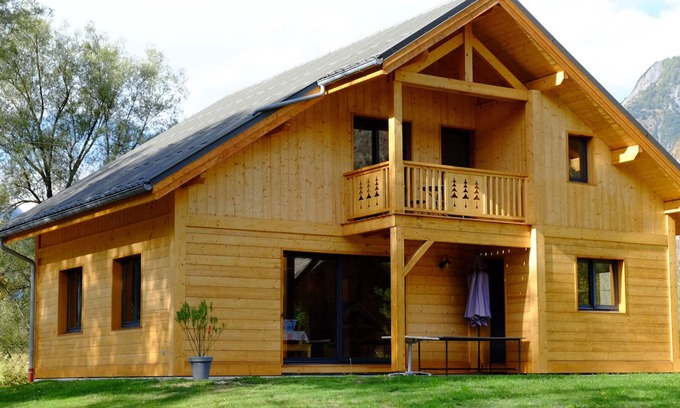 Le Bourg-d'Oisans Ski Chalet | BOURG D'OISANS : Le Centaurée ★ Chalet 12 people
