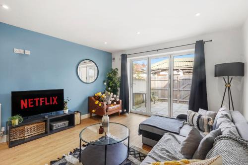 Staple Hill Apartment | Boutique 2 Bed Bristol Abode - Parking - Garden