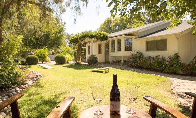 Los Olivos House | Boutique accomodations located in the heart of the Wine County (sleeps 6)
