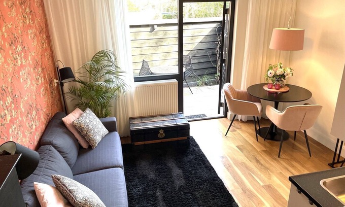Bergen Apartment | Boutique Apartments Bergen "Pink" with sunny private terrace, courtyard