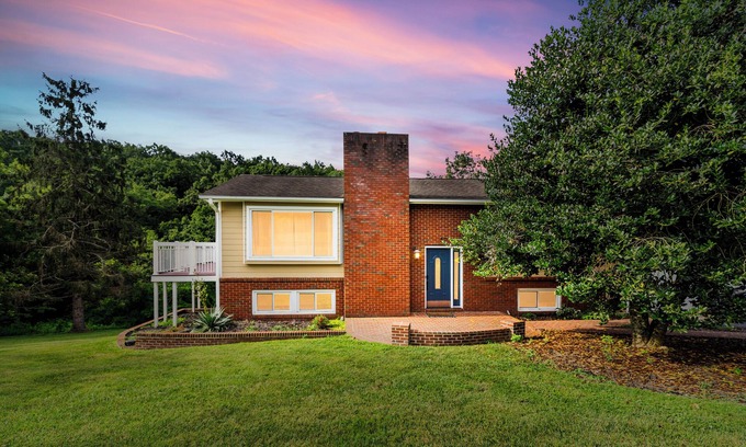 Farmview - Ramble House | Boutique Blacksburg Getaway