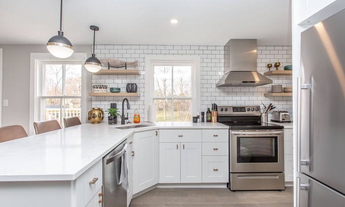 Niagara-on-the-Lake House | BOUTIQUE Home, A + Location beside the Shaw, Queen st. Shops and restaurants.