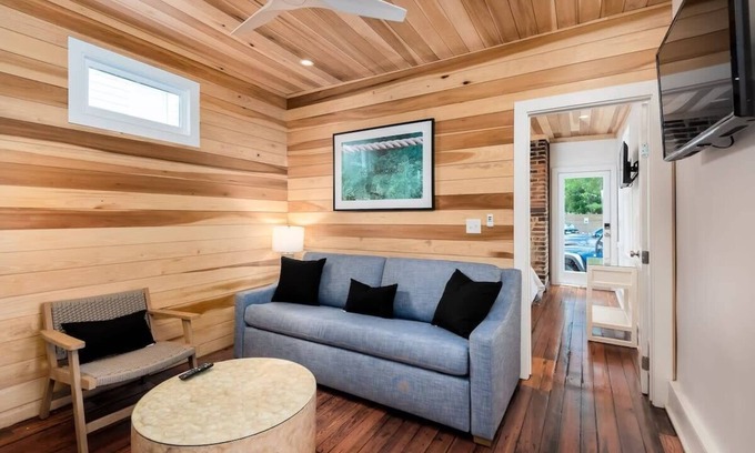 Cannonborough Elliotborough House | Boutique Home & Resort Pool ‘The Cove’