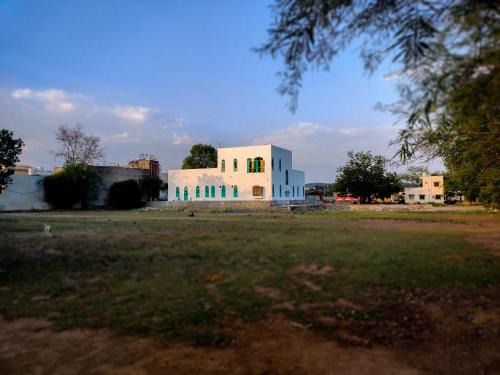 Udaipur House | Boutique Homestay With Art Center in Courtyard House