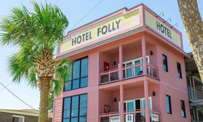 Folly Beach Hotel | Boutique Hotel Folly Room 10: King Studio with a deck - sunset views over Folly River