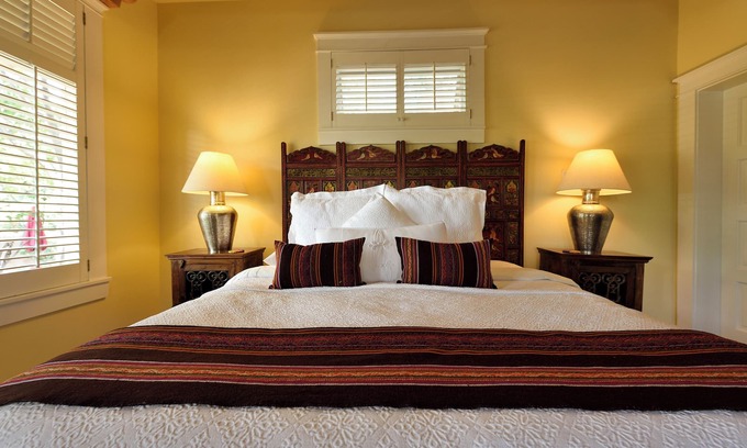 South Capitol Bed & Breakfast | BOUTIQUE HOTEL - PRIVATE King deluxe Suite 1/2 mi. from Santa Fe Plaza
