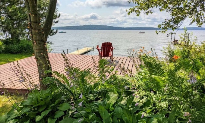 Sundridge House | Boutique Muskoka Oasis. ★Waterfront★Firepit★Hottub