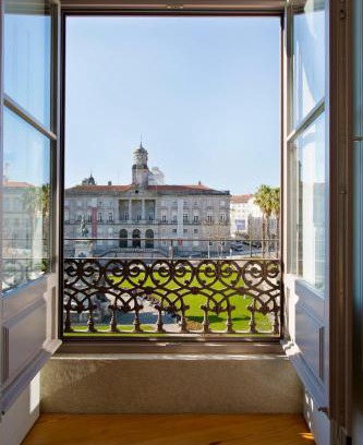 Sao Nicolau Apartment | BOUTiQUE Rentals- THE MiRaDOURO Ribeira Apartment
