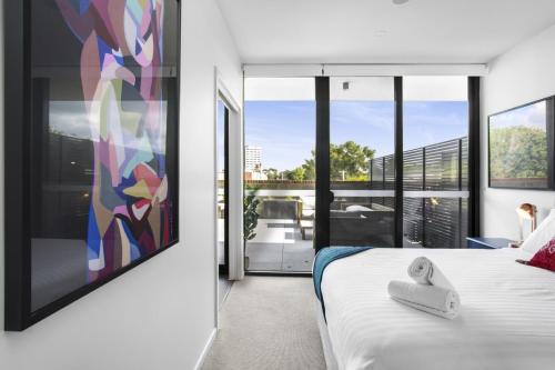 Kingston Apartment | Boutique Unit with Huge Terrace near Cafes & Shops