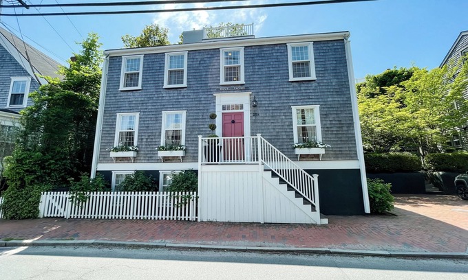 Nantucket Town House | BoutThyme is located in historic downtown Nantucket with modern amenities.