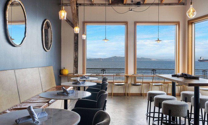 Astoria Hotel | Bowline Hotel
