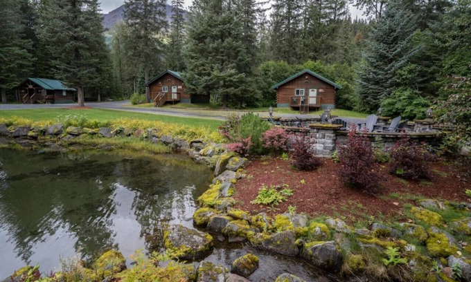 Bear Creek Cabin | Box Canyon "Eagle's Nest Cabin" - 1 bed, WIFI