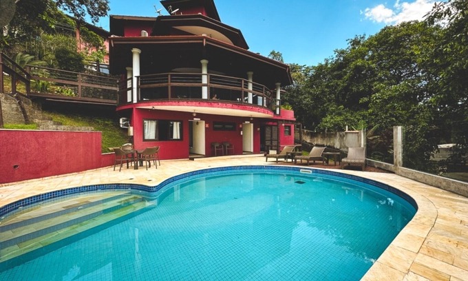 Tenorio House | Cinematic house overlooking Itagua beach, Ubatuba