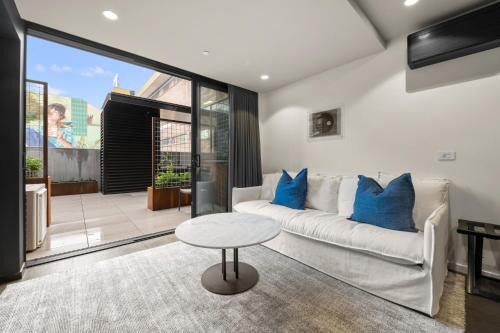 Braddon Apartment | Braddon Studio: Parking & BBQ