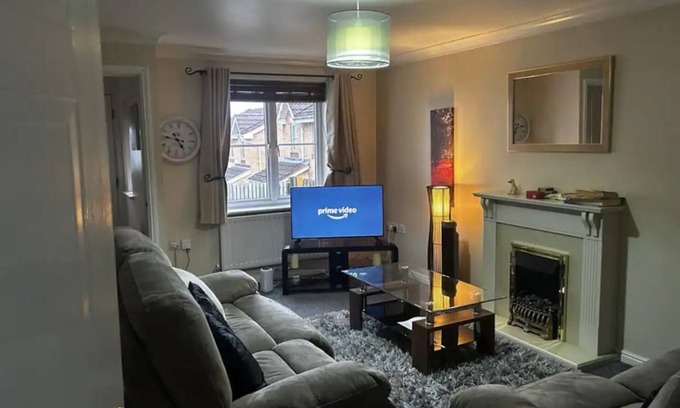 Oldbury House | Brades Rise Retreat - Cozy 3 Bedroom House