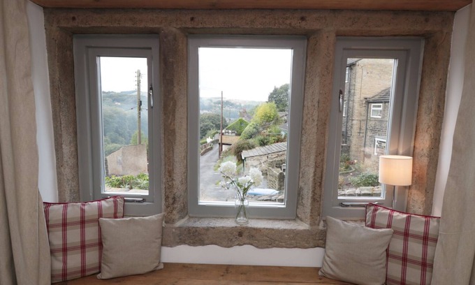 Hepworth Cottage | Bramble Cottage