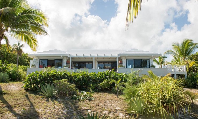Double Bay House | Brambles House by Eleuthera Vacation Rentals