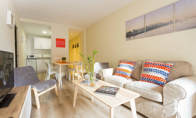 Collblanc y La Torrassa Apartment | Brand New Apartment Near Camp Nou & Fira Barcelona