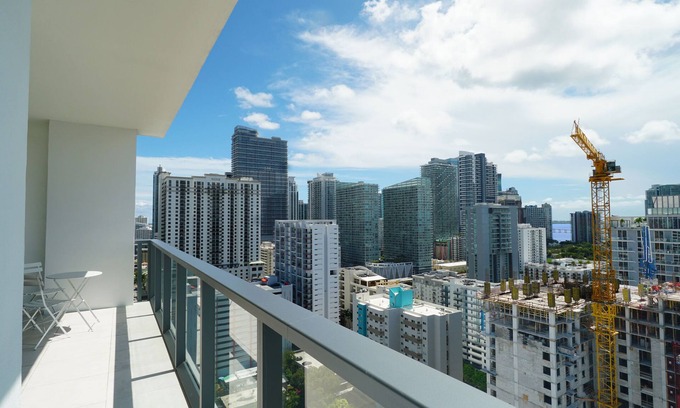 The Roads Apartment | Brand New 1/1 Apartment in Brickell with parking
