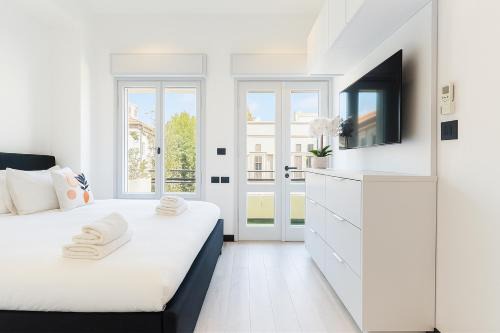 Neve Tzedek Apartment | Brand New 1BR Rothschild Apt with Balcony