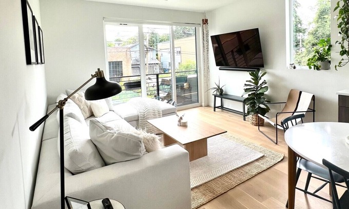 Minor House | BRAND NEW 2022 Townhome in the Heart of the Central District
