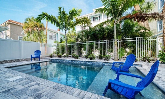 Indian Rocks Beach House | Brand NEW 4 Bedroom Beach House. 45 second easy walk to the beach. Sleeps 10