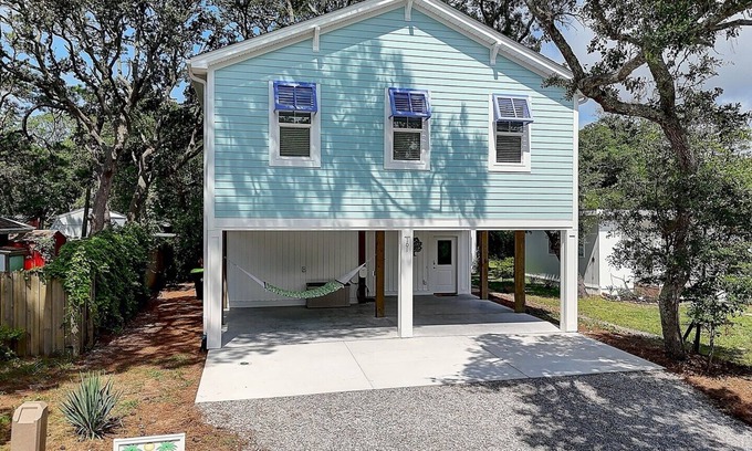 Tranquil Harbour House | Brand New 4BR 2.5BA House, Walk to Beach, Shops and Dining, Sleeps 8