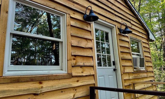 Lake Tomahawk Cabin | Brand New All Season Cabin Rental w/Snowmobile Trail Access