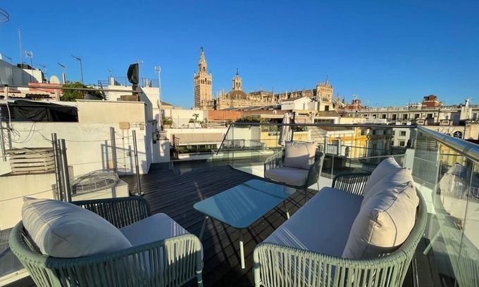 El Arenal House | Brand New Amazing House by Cathedral/giralda +pool