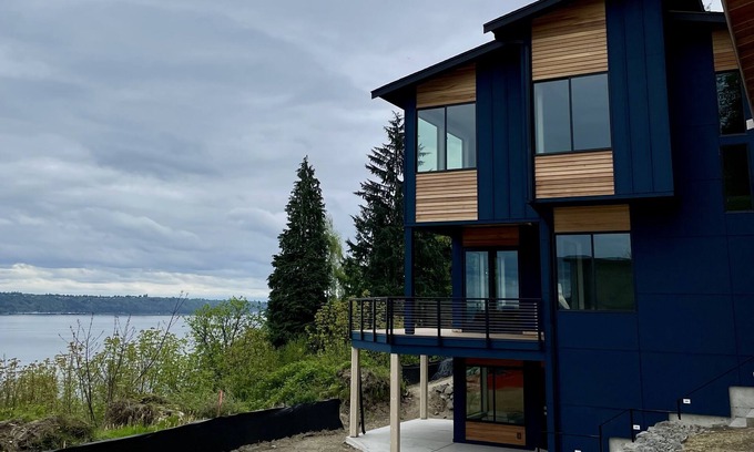 North End Apartment | Brand New Apartment Overlooking Commencement Bay
