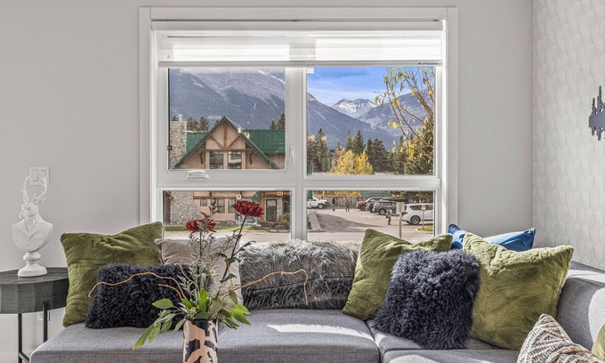 Canmore Apartment | Brand New, Central 4BR Family Retreat, with BBQ