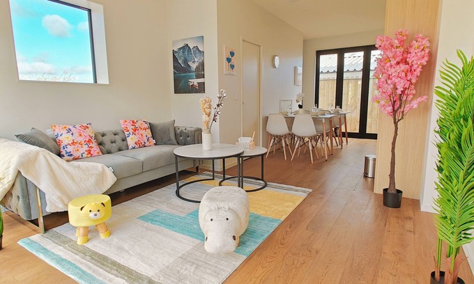 Grey Lynn House | Brand new central modern townhouse with garden and patio and free parking